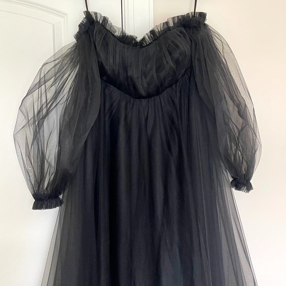 *NWT* Foxblood Limited Edition Aurora Gown in Size Medium - Picture 7 of 11